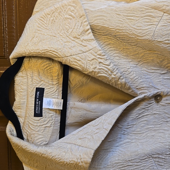 Jones N.Y.-Cream textured short cream jkt with belt Sz L - Picture 3 of 12